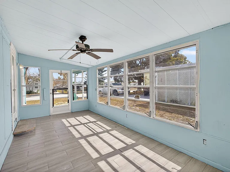 8420 SE Eagle Ave — Photo 6
