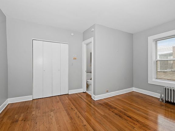 5th image of 4344 S Ellis Ave APT 305