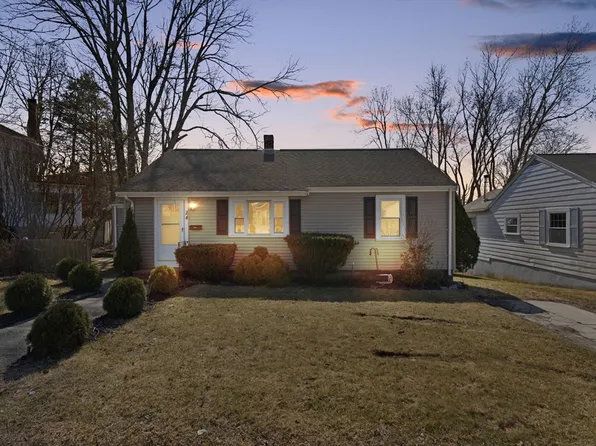 24 Fenway Cir, Brockton, MA 02301