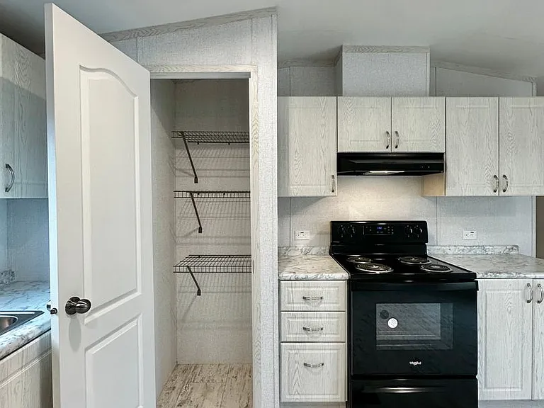 2301 SW Sheridan Rd — Photo 10