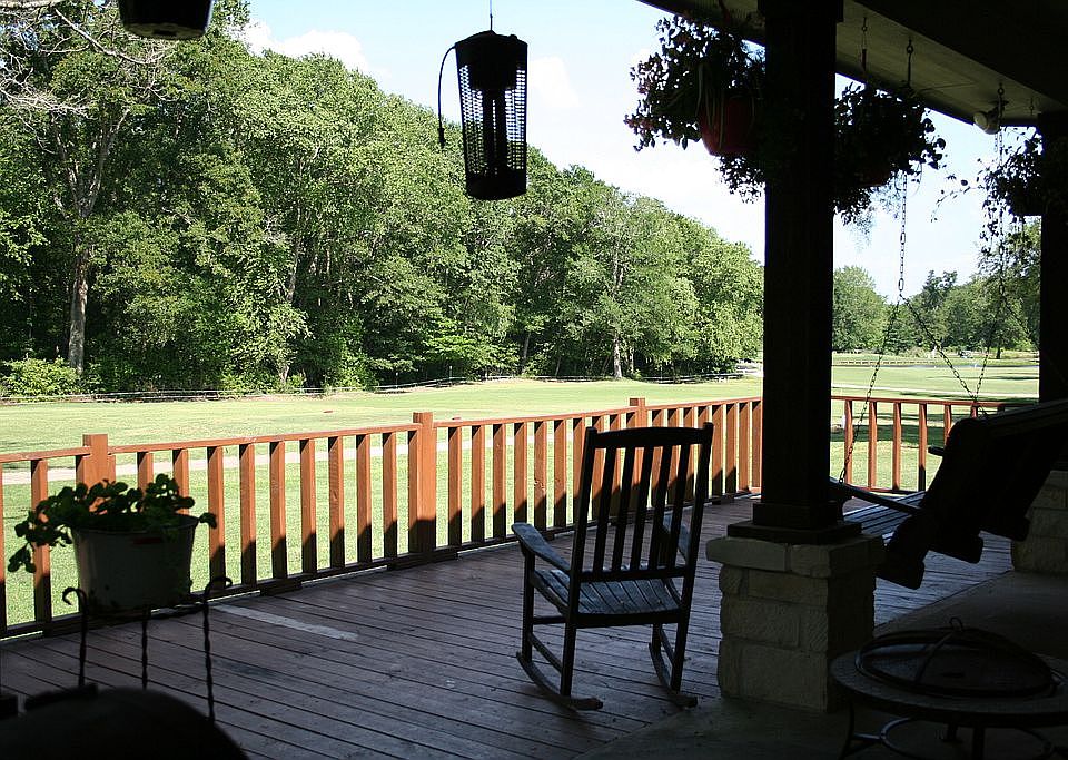 1st image of 17 Golf Way Ln