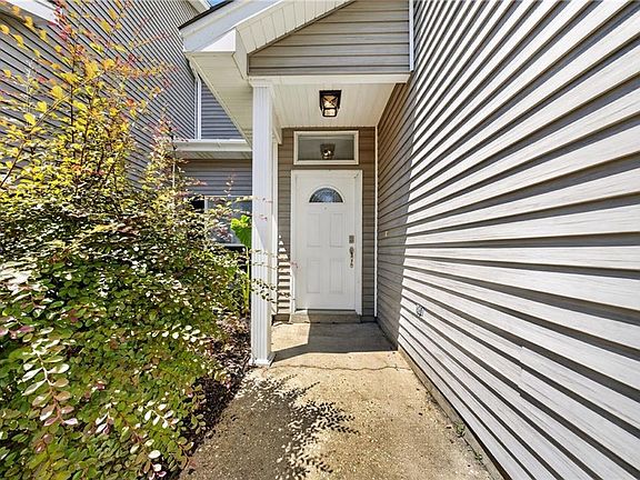2nd image of 1612 Marina Dr