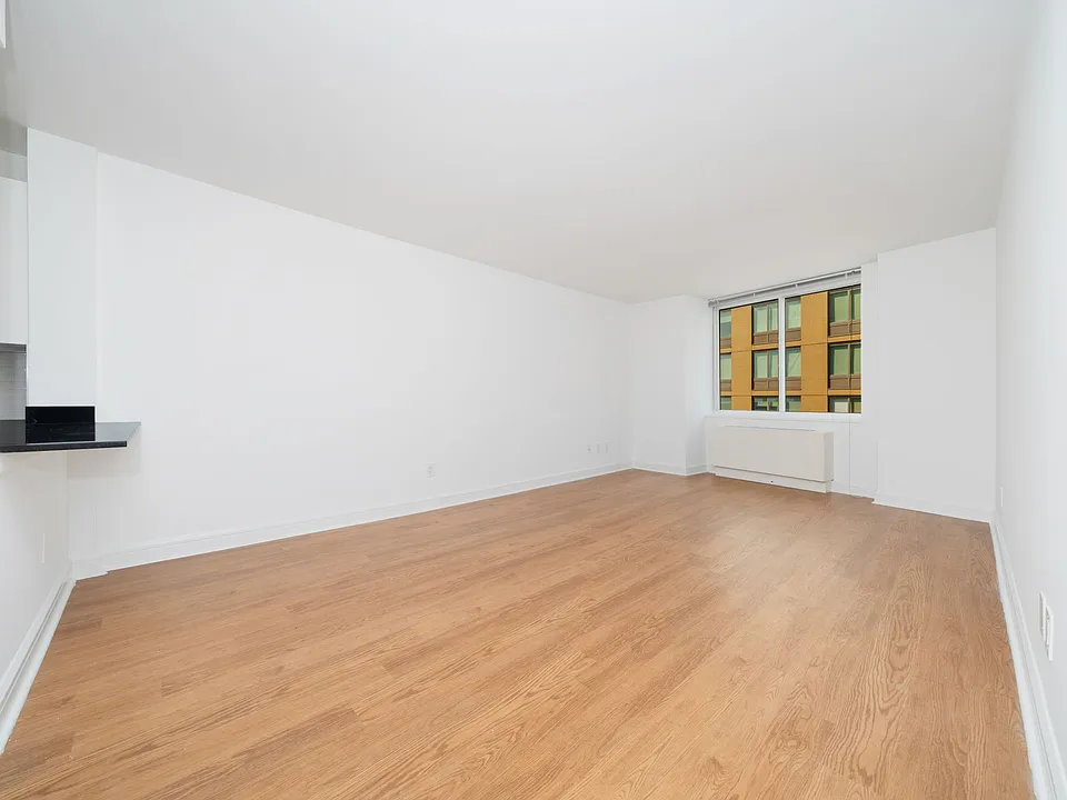 140 Riverside Blvd #1008