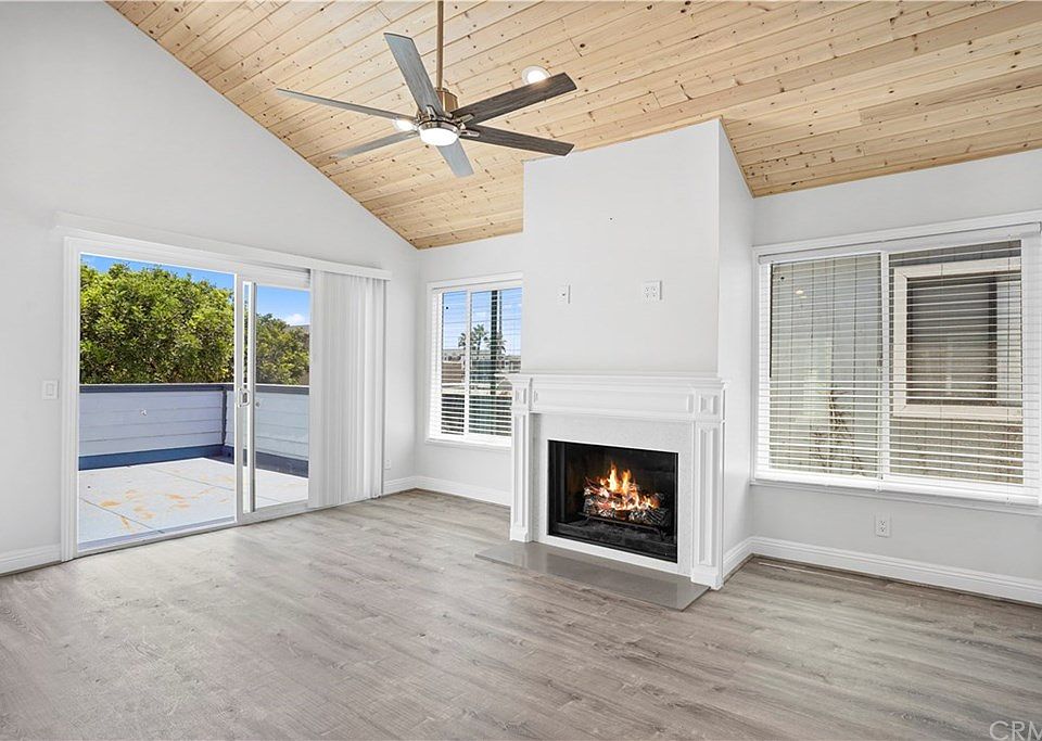 1st image of 207 Lugonia St #B