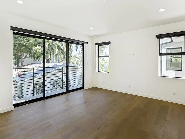 538 Vernon Ave — Photo 32