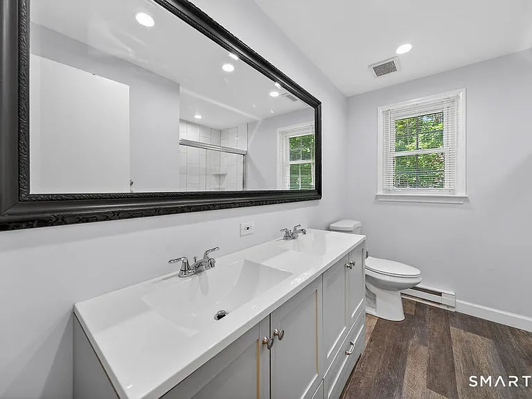 1789 Foxon Rd #7D — Photo 9