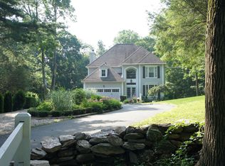 2405 Congress St, Fairfield, CT 06824