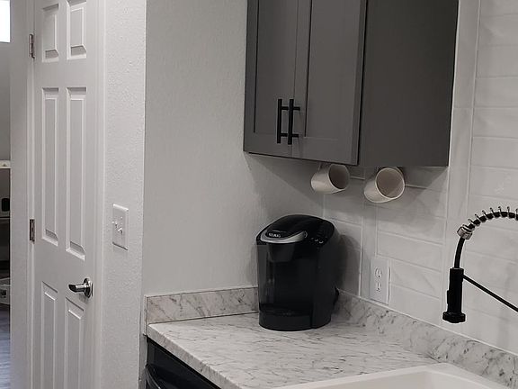 4th image of 7647A Pleasant Dr #1