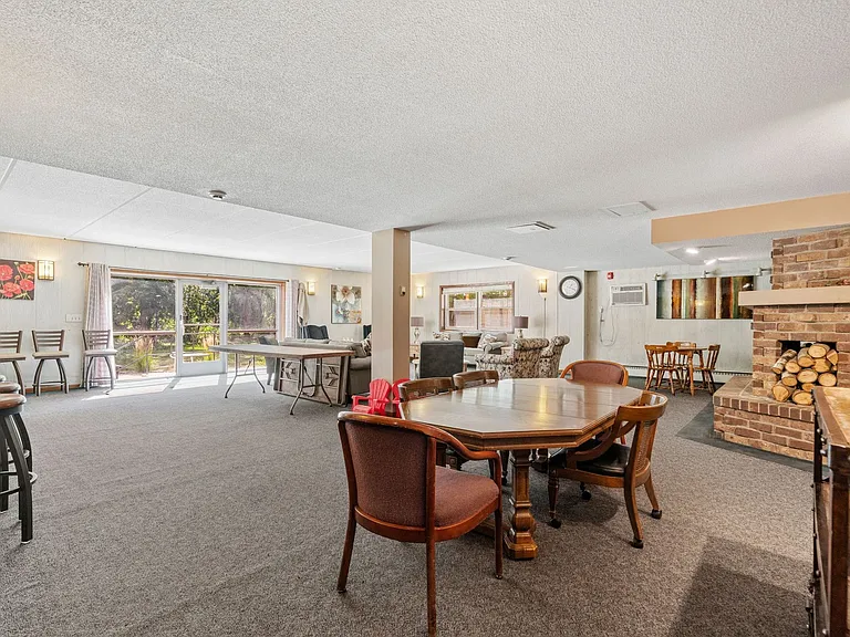 Cedarwood West Apartments | 2-Bedroom Apartments — Photo 18
