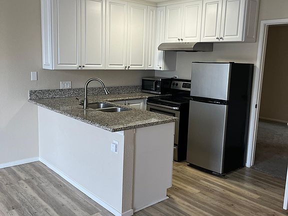 5th image of 4044 Texas St APT 6