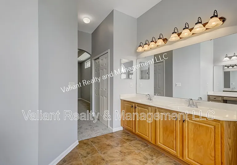 12197 Ripken Cir N — Photo 36