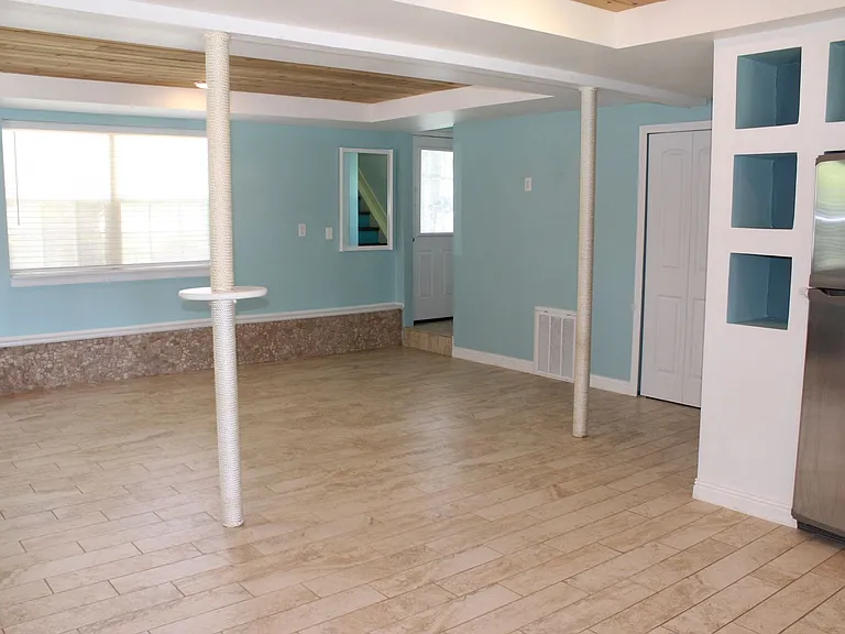 261 Ponce Ln — Photo 3