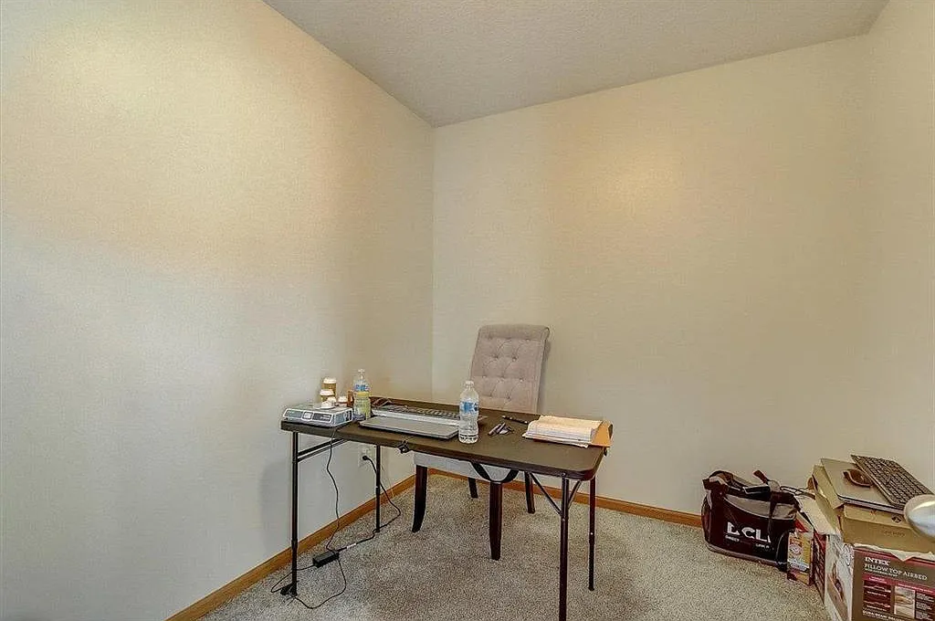 121 Wheelock Pkwy W — Photo 3