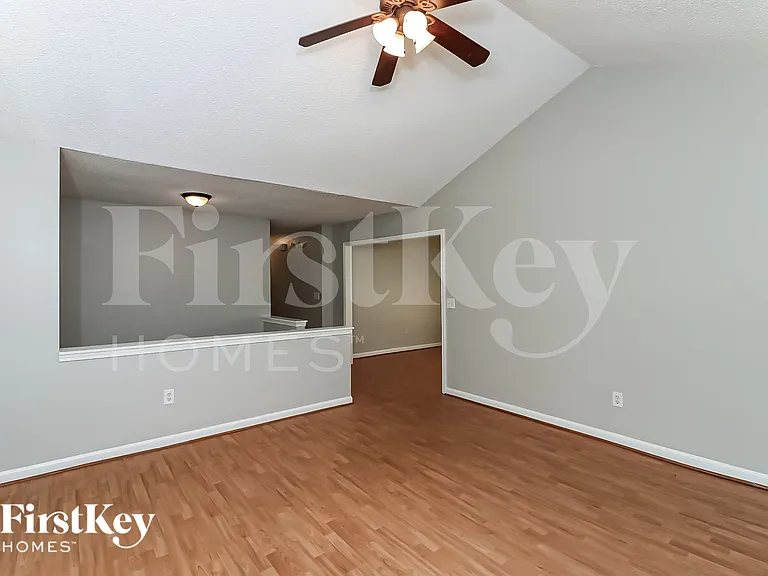 1688 Independence Dr — Photo 5