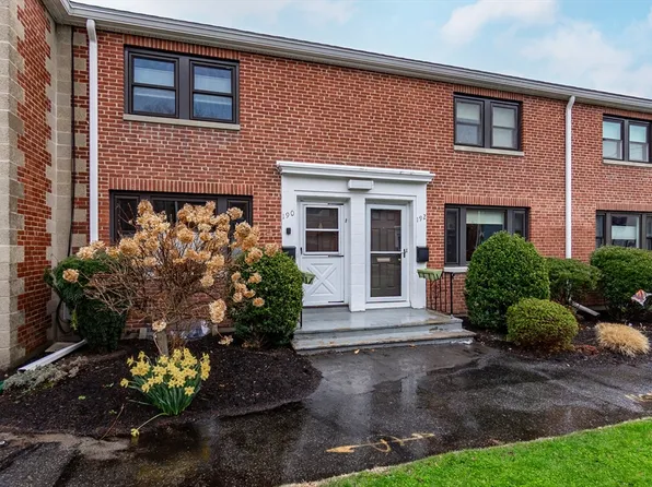 190 Church St Unit 190, Waltham, MA 02452