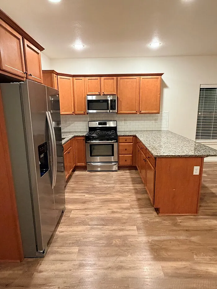 3 bed, 2.5 bath, 1628 sqft, $2,495 — Photo 1
