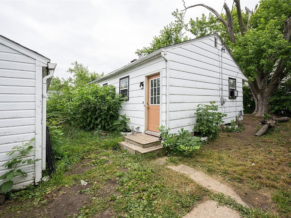 2743 J St SW, Cedar Rapids, IA 52404 Zillow