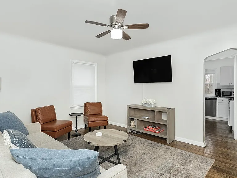 3340 Edgeworth St — Photo 3