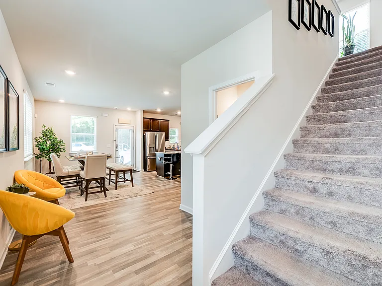 1313 Sweetbriar Cir — Photo 12