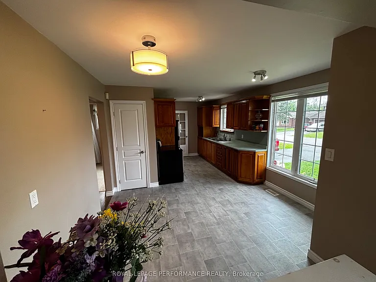 3013 Johnston Ave — Photo 5