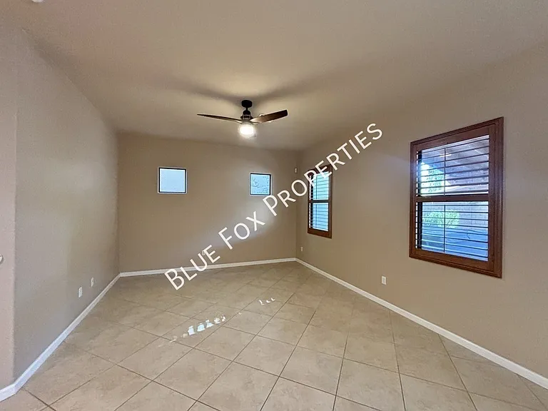 4688 N Belgravia Rd — Photo 4