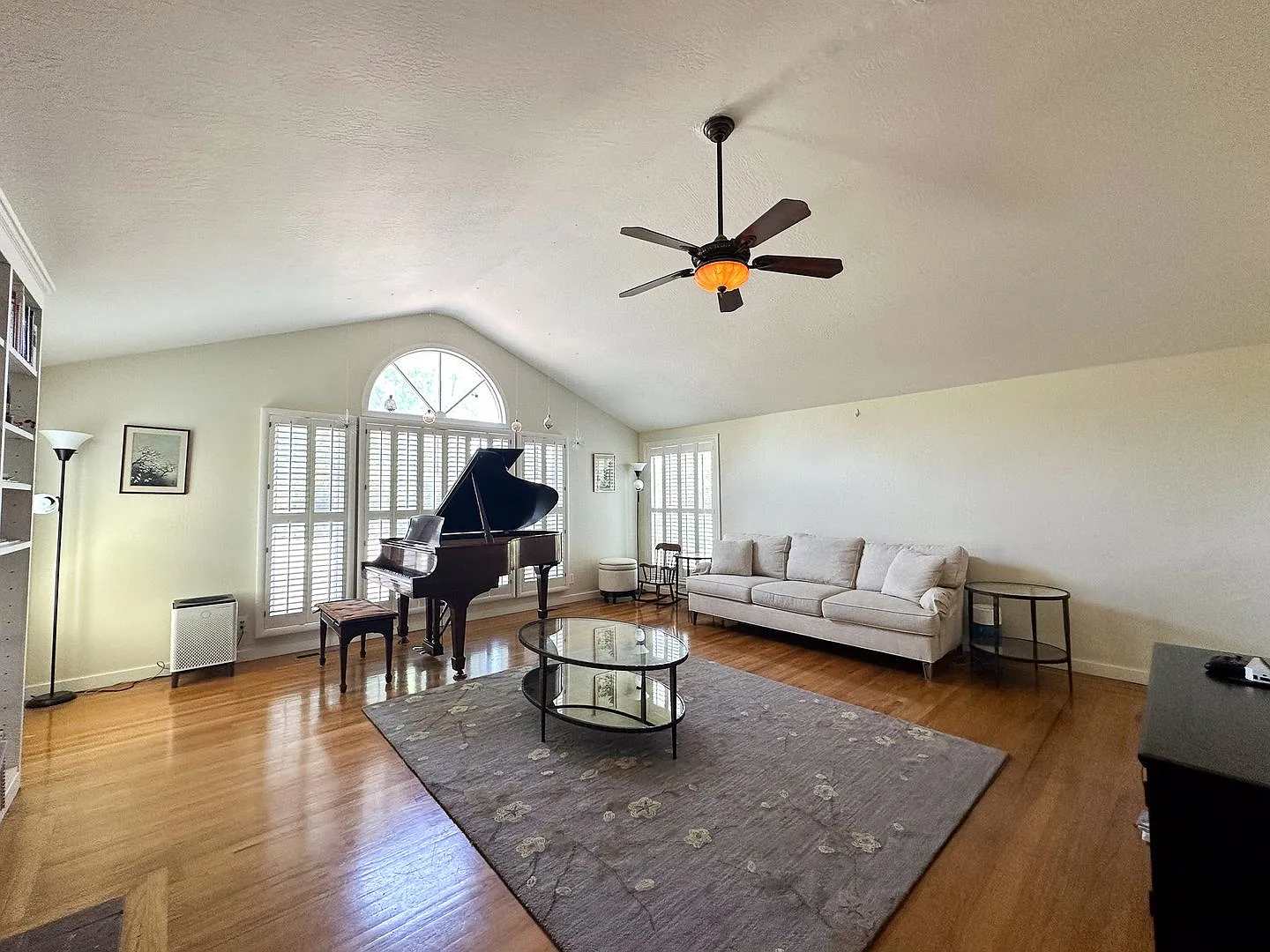 Single-Level Los Gatos Home with Expansive Living Space — Photo 3