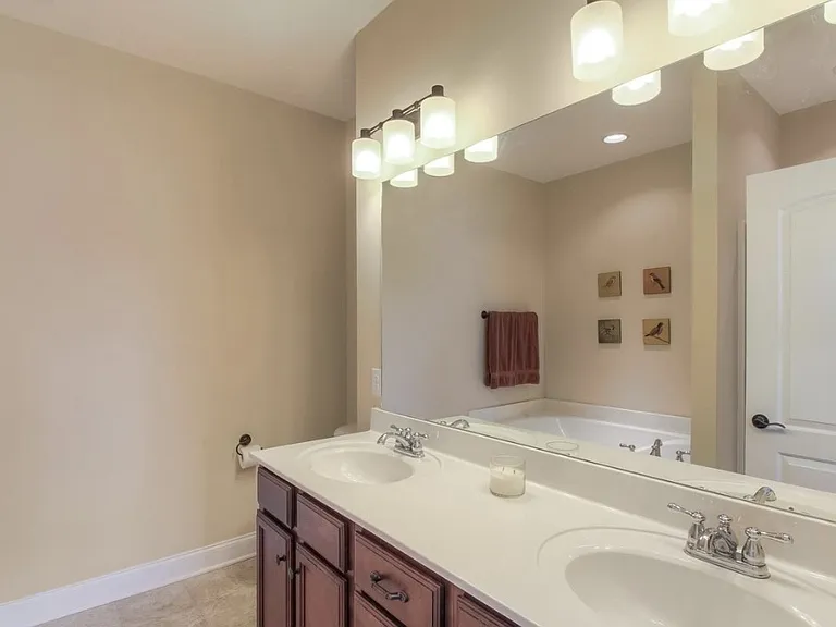 7913 Kirkfield Dr — Photo 18