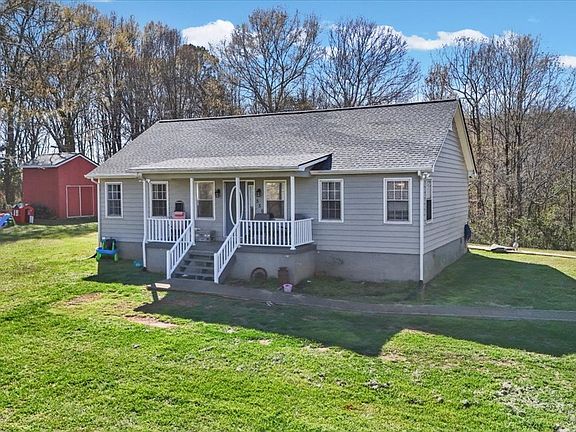 2nd image of 550 Stateline Rd