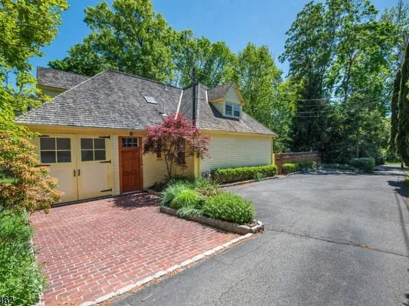 35 Colles Ave, Morristown Town, NJ 07960