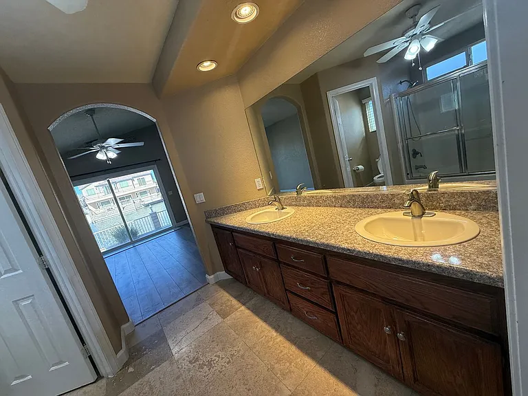 13425 Spring Valley Pkwy — Photo 21