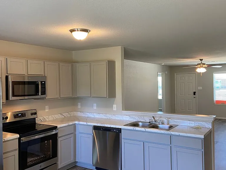 1785 Raden St — Photo 6