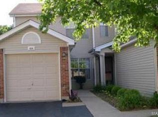 824 Woodside Trails Dr, Ballwin, MO 63021