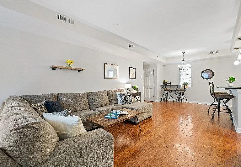 718 Trade St #301 — Photo 2
