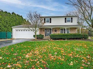 70 E Galewood Dr, Wilson, NY 14172