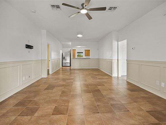 4th image of 2104 Margaret Ln
