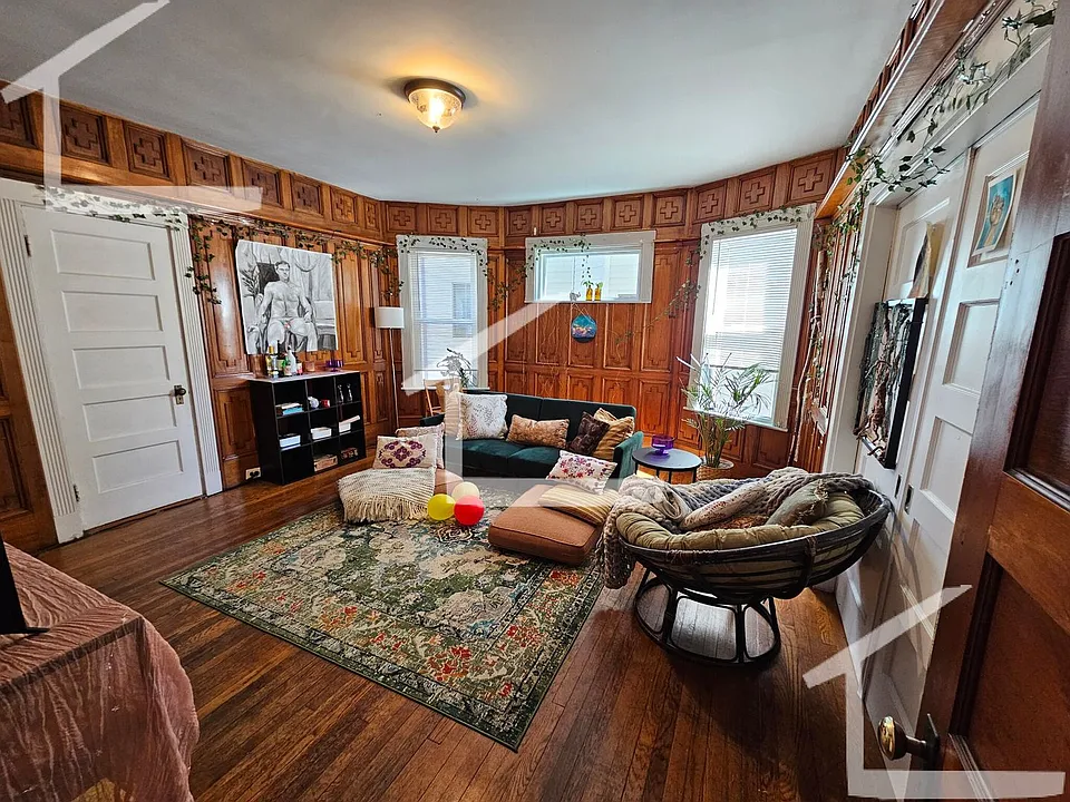 98 Ashford St #1