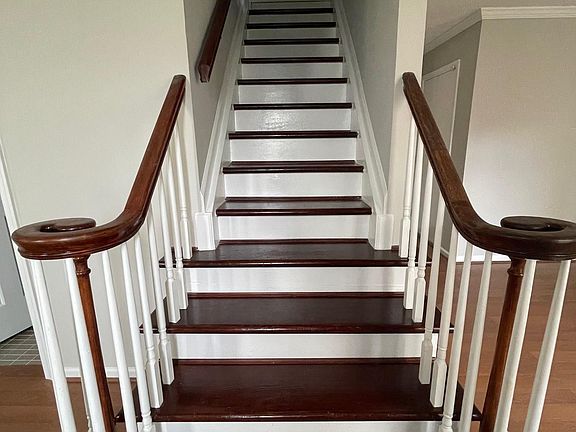 5th image of 4025 Wyckoff Dr