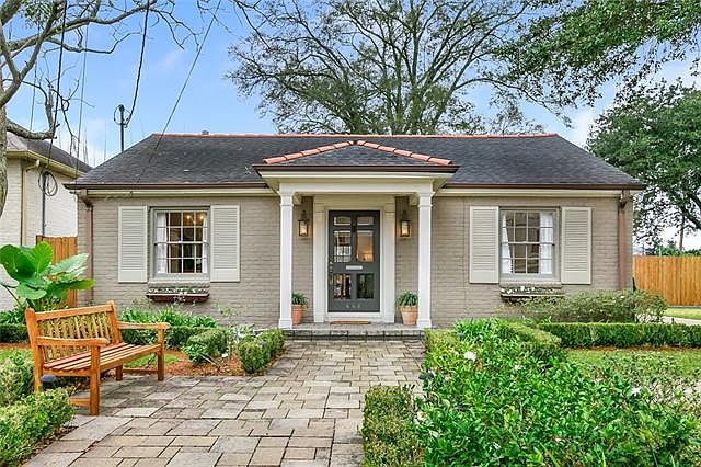 1st image of 448 Bellaire Dr