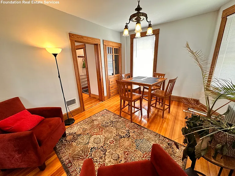 16 Middle St — Photo 4