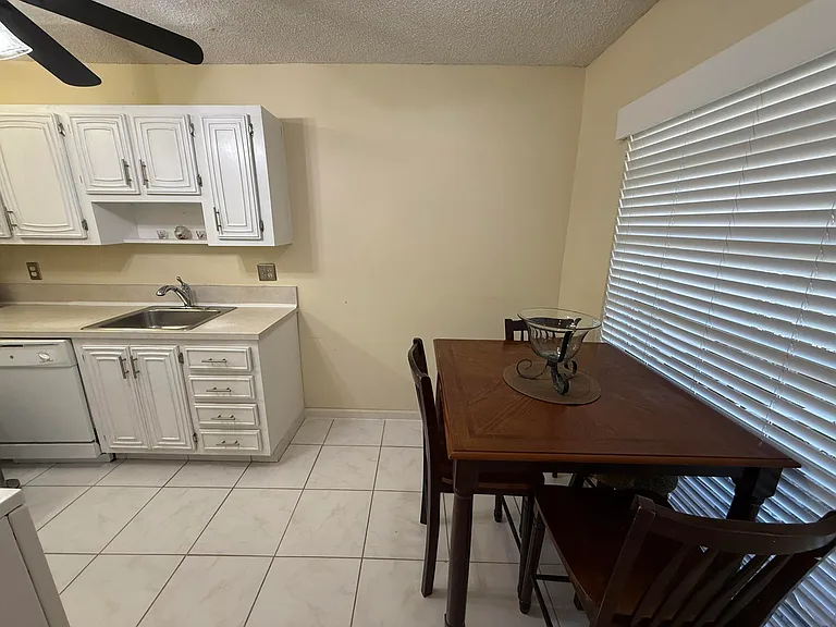 8540 Chevy Chase Dr #8540 — Photo 8