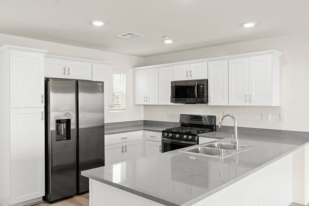 3 bed, 2.5 bath, 1847 sqft, $2,650 — Photo 4