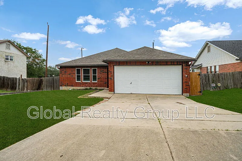Building Photo - 6814 Park Hvn