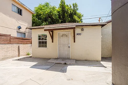 5630 1/2 Craner Ave Photo 1