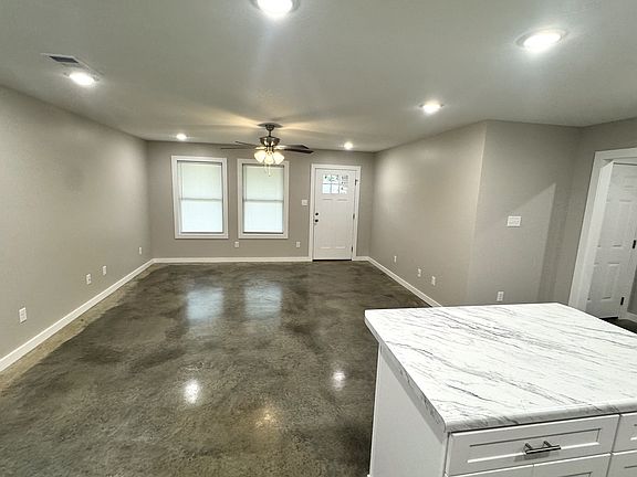 3rd image of 209 Mead St