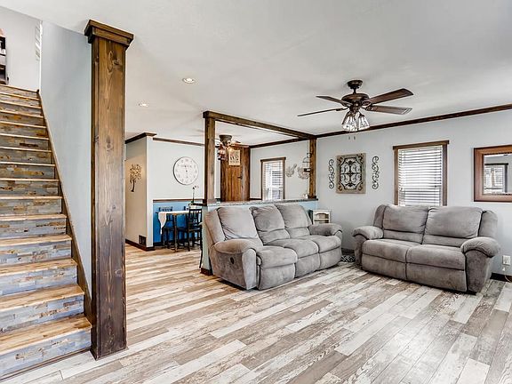 2nd image of 855 Cottage Ave E
