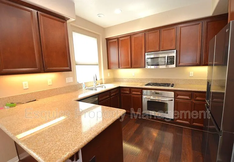 3246 N Ventura Rd — Photo 9