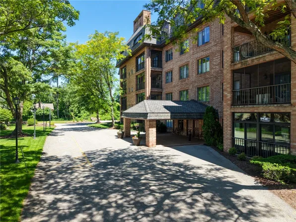 2525 Greensburg Pike APT 203, Pittsburgh, PA 15221