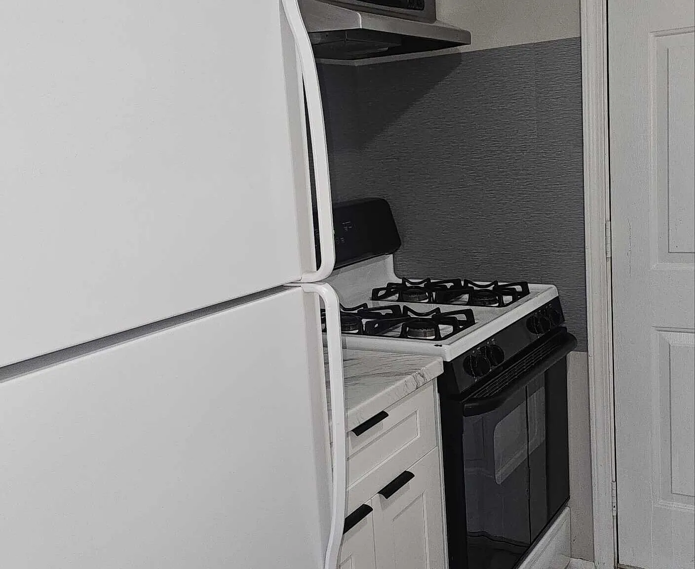 1 bed, 1.5 bath, 900 sqft, $1,000 — Photo 3