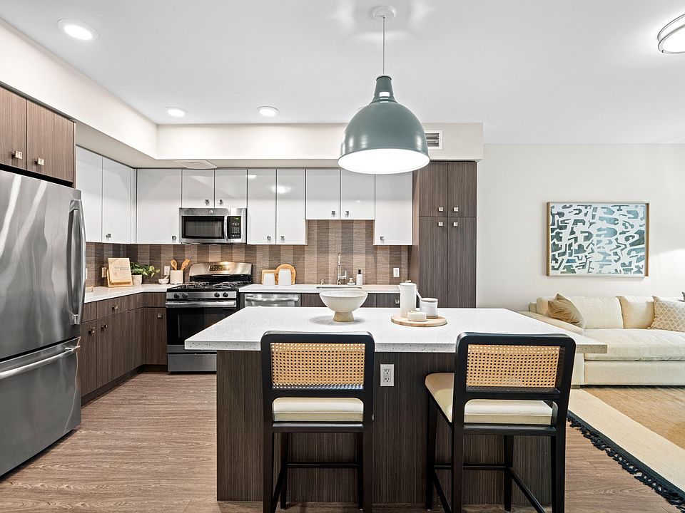 Modern Kitchen at L Seven Apartments in San Francisco, CA 94103