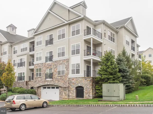 4110 Lydia Hollow Dr, Glen Mills, PA 19342
